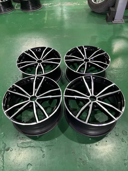 대구 휠복원 대구 휠도색 대구 자동차 휠수리 잘하는 곳 휠플레이 타이어 전문[BMW 320 투어링 순정 19인치 다이아몬드커팅 휠복원 작업입니다.] / 대구 서구 평리동