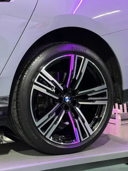 대구 휠복원 대구 휠도색 대구 자동차 휠수리 잘하는 곳 휠플레이 타이어 전문[BMW i7 순정 21인치 다이아몬드커팅 휠복원 작업입니다.] / 대구 서구 평리동