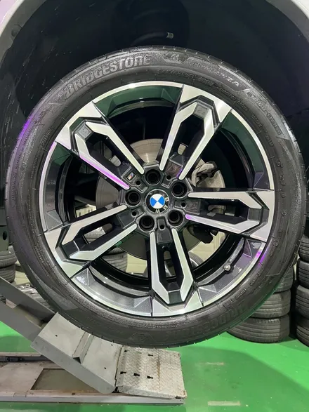 대구 휠복원 대구 휠도색 대구 자동차 휠수리 잘하는 곳 휠플레이 타이어 전문[BMW X1 순정 19인치 다이아몬드 커팅 휠복원 작업입니다.] / 대구 서구 평리동