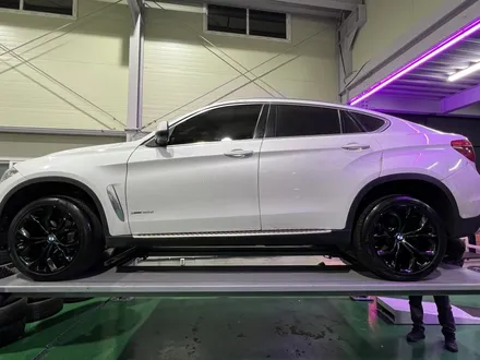 대구 휠복원 대구 휠도색 대구 휠수리 타이어 전문 휠플레이 [BMW X6 순정 20인치 블랙펄유광 휠도색 작업입니다.] / 대구 서구 평리동