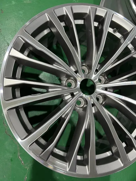 대구 휠복원 대구 휠도색 대구 휠수리 타이어 전문 휠플레이[BMW 3시리즈 순정 18인치 다이아몬드컷팅 휠복원 작업입니다.] / 대구 서구 평리동