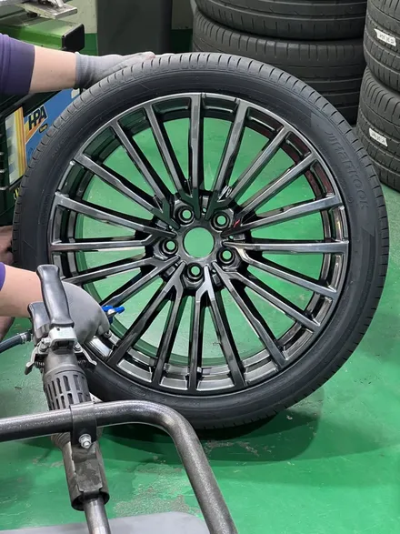 대구 휠복원 대구 휠도색 대구 휠수리 타이어 전문 휠플레이[BMW 7시리즈 순정20인치 고스트크롬 휠도색 작업입니다.] / 대구 서구 평리동