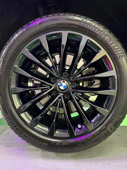대구 휠복원 대구 휠도색 대구 휠수리 타이어 전문 휠플레이[BMW 5시리즈 순정 18인치 블랙펄유광 휠도색 작업입니다.] / 대구 서구 평리동