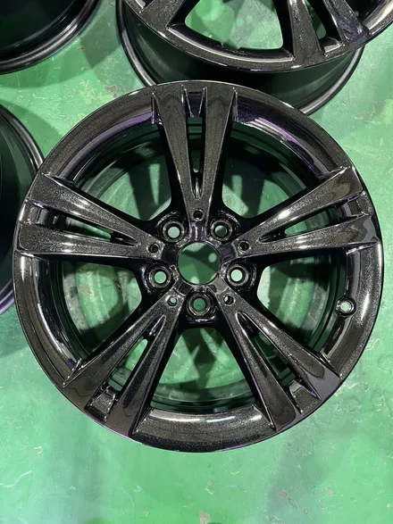 대구 휠복원 대구 휠도색 대구 자동차 휠수리 잘하는 곳 휠플레이 타이어 전문[BMW 2시리즈 액티브 투어러 순정 17인치 블랙펄유광 휠도색 작업입니다.] / 대구 서구 평리동