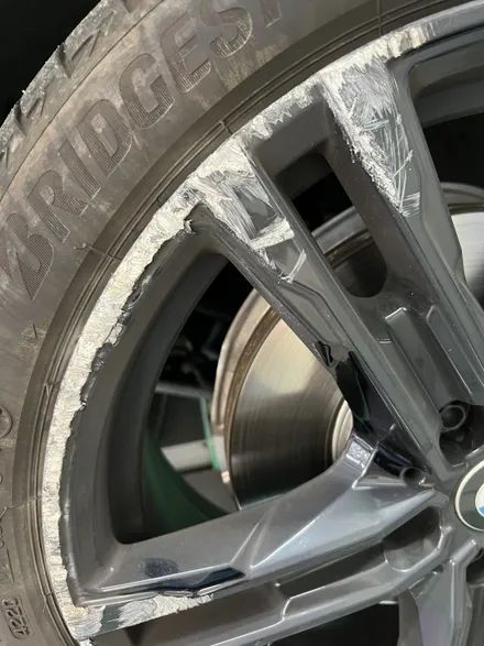 대구 휠복원 대구 휠수리 대구 휠도색 타이어 전문샵 휠플레이 [BMW X1 18인치 순정 휠복원 휠도색 작업입니다.] / 대구 서구 평리동