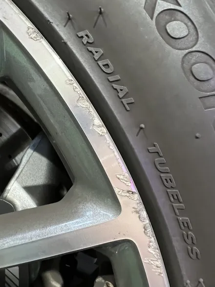 대구 휠복원 대구 휠도색 대구 휠수리 피렐리타이어 전문 휠플레이[벤츠 amg gt43 순정 20인치 다이아몬드컷팅 휠복원 작업입니다.] / 대구 서구 평리동