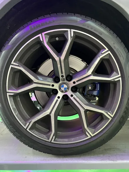 대구 휠복원 대구 휠도색 대구 휠수리 타이어 전문 휠플레이[BMW X6 순정 21인치 블랙유광 휠도색 작업입니다.] / 대구 서구 평리동