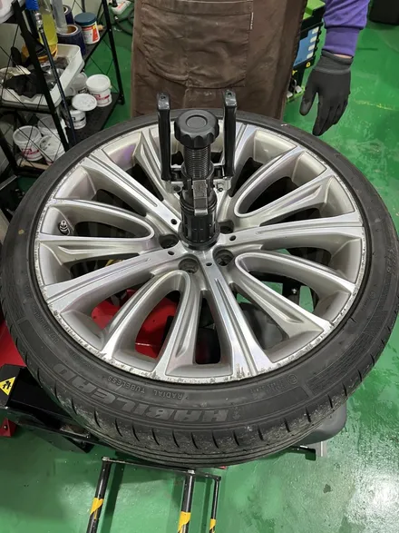 대구 휠복원 대구 휠도색 대구 자동차 휠수리 잘하는 곳 휠플레이 타이어 전문[BMW 7시리즈 순정 20인치 다이아몬드커팅 휠복원 작업입니다.] / 대구 서구 평리동