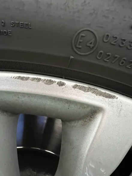 대구 휠복원 대구 휠도색 대구 자동차 휠수리 잘하는 곳 휠플레이 타이어 전문[BMW 5시리즈 순정 18인치 순정 휠복원 작업입니다.] / 대구 서구 평리동
