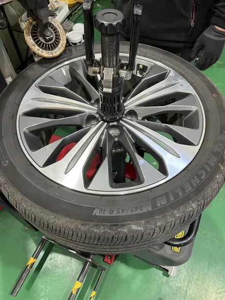 대구 휠복원 대구 휠도색 대구 자동차 휠수리 잘하는 곳 휠플레이 타이어 전문[기아 K8 순정 19인치 블랙펄유광 휠도색 작업입니다.] / 대구 서구 평리동