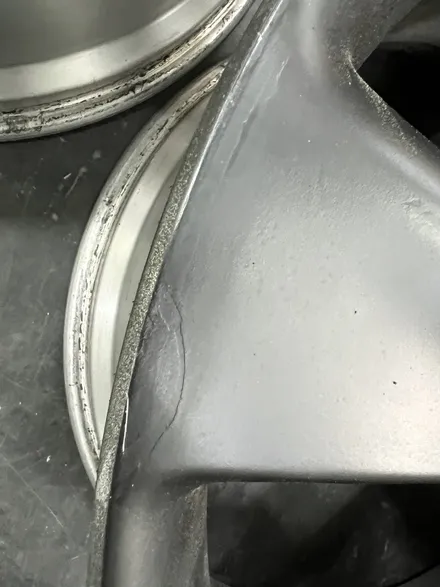 대구 휠복원 대구 휠도색 대구 자동차 휠수리 잘하는 곳 휠플레이 타이어 전문[인피니티 QX50 순정 21인치 블랙펄유광 휠도색 작업입니다.] / 대구 서구 평리동