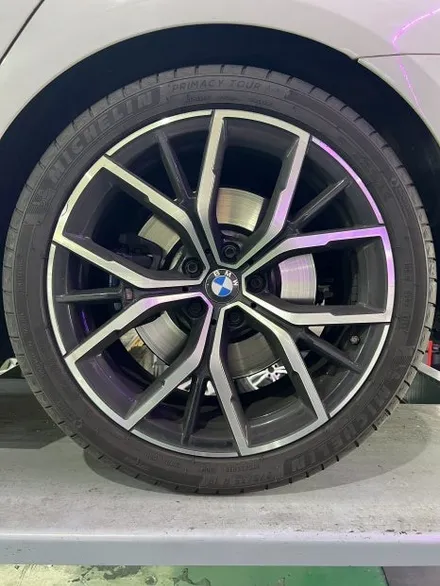 대구 휠복원 대구 휠도색 대구 자동차 휠수리 잘하는 곳 휠플레이 타이어 전문[BMW G30 5시리즈 순정 19인치 다이아몬드커팅 휠커스텀 작업입니다.] / 대구 서구 평리동