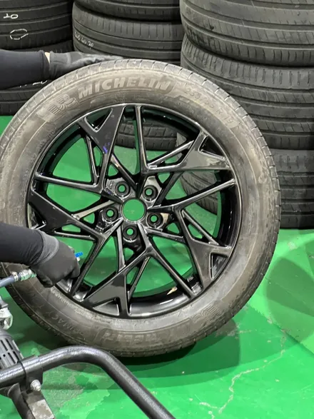 대구 휠복원 대구 휠도색 대구 휠수리 잘하는곳 타이어 전문 휠플레이[제네시스 GV70 순정 19인치 고스트크롬 휠도색 작업입니다.] / 대구 서구 평리동