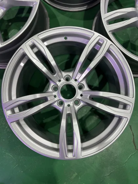 대구 휠복원 대구 휠도색 대구 자동차 휠수리 잘하는 곳 휠플레이 타이어 전문[BMW 5시리즈 순정 18인치 휠복원 작업입니다.] / 대구 서구 평리동