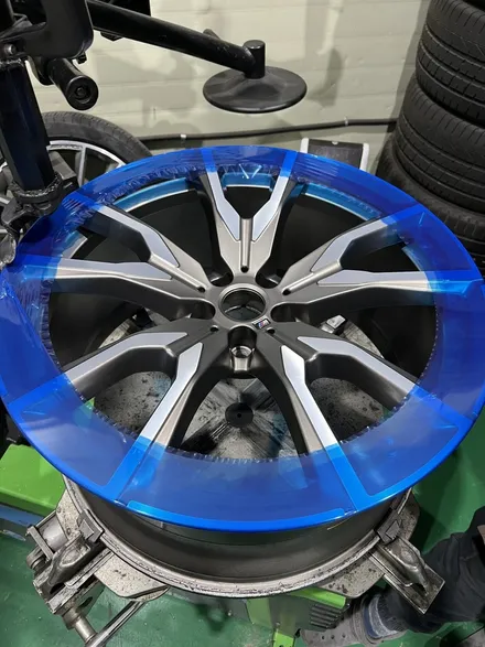 대구 휠복원 대구 휠도색 대구 자동차 휠도색 잘하는 곳 휠플레이 타이어 전문[BMW X7 순정 22인치 다이아몬드커팅 휠복원 작업입니다.] / 대구 서구 평리동