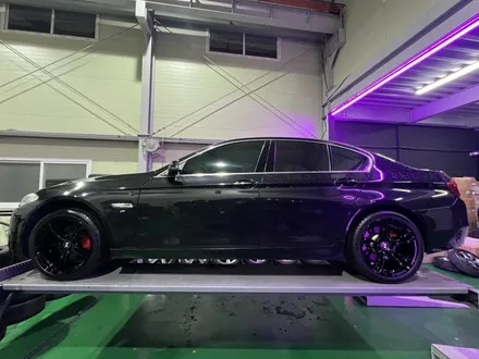 대구 휠복원 대구 휠도색 대구 자동차 휠수리 잘하는 곳 휠플레이 타이어 전문[BMW 3시리즈 순정 19인치 블랙유광 휠도색 작업입니다.] / 대구 서구 평리동