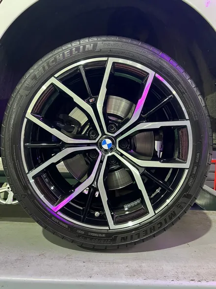 대구 휠복원 대구 휠도색 대구 자동차 휠수리 잘하는 곳 휠플레이 타이어 전문[BMW G30 5시리즈 순정 19인치 다이아몬드커팅 휠커스텀 작업입니다.] / 대구 서구 평리동