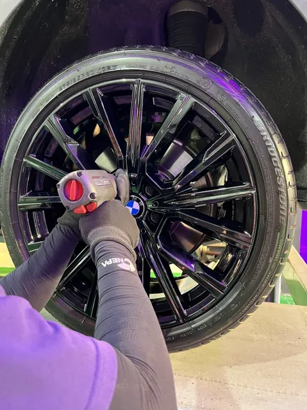 대구 휠복원 대구 휠도색 대구 휠수리 타이어 전문 휠플레이[BMW 7시리즈 순정 20인치 블랙펄유광 휠도색 작업입니다.] / 대구 서구 평리동