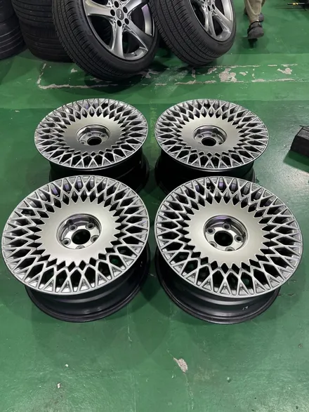 대구 휠복원 대구 휠도색 대구 자동차 휠수리 잘하는 곳 휠플레이 타이어 전문[제네시스 G90 순정 19인치 휠복원 작업입니다.] / 대구 서구 평리동