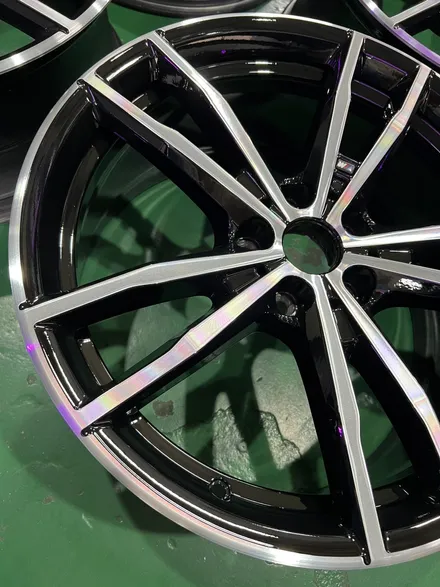 대구 휠복원 대구 휠도색 대구 자동차 휠수리 잘하는 곳 휠플레이 타이어 전문[BMW 320 투어링 순정 19인치 다이아몬드커팅 휠복원 작업입니다.] / 대구 서구 평리동