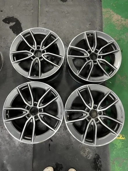 대구 휠복원 대구 휠도색 대구 자동차 휠수리 잘하는 곳 휠플레이 타이어 전문[벤츠 C43 AMG 순정 19인치 블랙커팅 커스텀 작업입니다.] / 대구 서구 평리동
