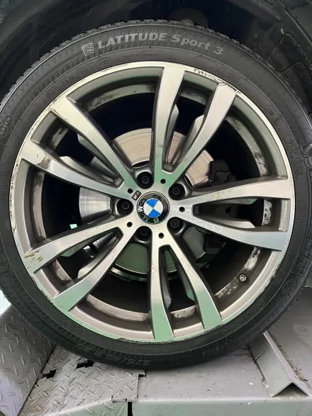 대구 휠복원 대구 휠도색 대구 휠수리 타이어 전문 휠플레이[BMW X5 순정 20인치 다이아몬드컷팅 휠복원 작업입니다.] / 대구 서구 평리동