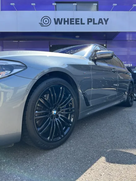 대구 휠복원 대구 휠도색 대구 휠수리 잘하는곳 타이어 전문 휠플레이[BMW 5시리즈 순정 19인치 블랙유광 휠도색 작업입니다.] / 대구 서구 평리동