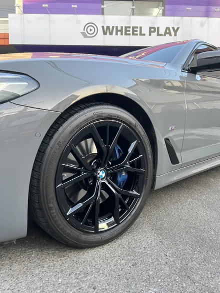 대구 휠복원 대구 휠도색 대구 자동차 휠수리 잘하는 곳 휠플레이 타이어 전문[BMW 5시리즈 순정 19인치 블랙펄유광 휠도색 작업입니다.] / 대구 서구 평리동