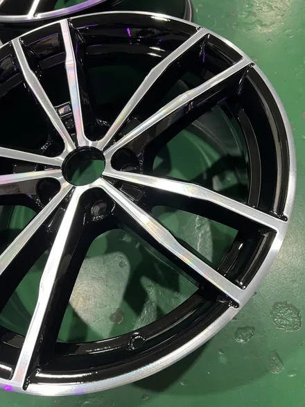 대구 휠복원 대구 휠도색 대구 자동차 휠수리 잘하는 곳 휠플레이 타이어 전문[BMW 320 투어링 순정 19인치 다이아몬드커팅 휠복원 작업입니다.] / 대구 서구 평리동