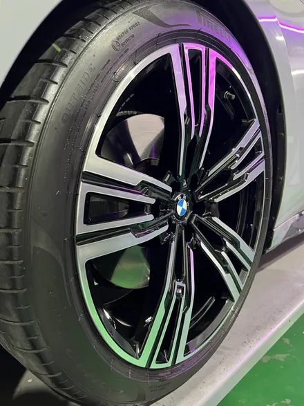 대구 휠복원 대구 휠도색 대구 자동차 휠수리 잘하는 곳 휠플레이 타이어 전문[BMW i7 순정 21인치 다이아몬드커팅 휠복원 작업입니다.] / 대구 서구 평리동
