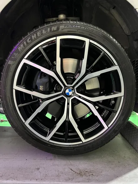대구 휠복원 대구 휠도색 대구 자동차 휠수리 잘하는 곳 휠플레이 타이어 전문[BMW G30 5시리즈 순정 19인치 다이아몬드커팅 휠커스텀 작업입니다.] / 대구 서구 평리동