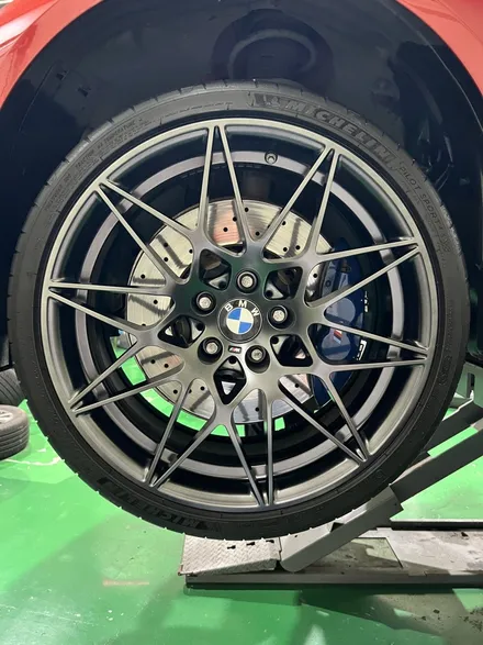 대구 휠복원 대구 휠도색 대구 자동차 휠수리 잘하는 곳 휠플레이 타이어 전문[BMW M3 순정 20인치 고스트크롬 무광 휠도색 작업입니다.] / 대구 서구 평리동