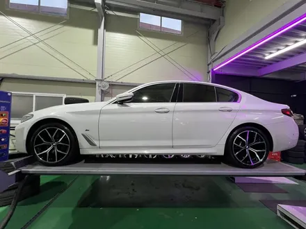 대구 휠복원 대구 휠도색 대구 자동차 휠수리 잘하는 곳 휠플레이 타이어 전문[BMW G30 5시리즈 순정 19인치 다이아몬드커팅 휠커스텀 작업입니다.] / 대구 서구 평리동