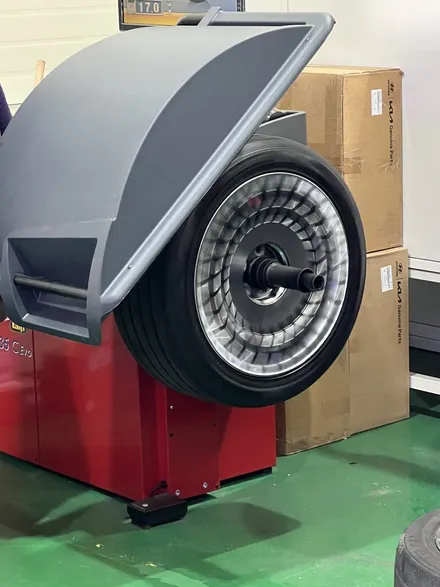 대구 휠복원 대구 휠도색 대구 휠수리 잘하는 곳 휠플레이 타이어 전문 [제네시스 G90 순정 19인치 휠복원 작업입니다.] / 대구 서구 평리동