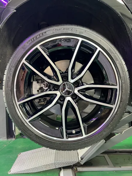 대구 휠복원 대구 휠도색 대구 자동차 휠수리 잘하는 곳 휠플레이 타이어 전문[벤츠 C43 AMG 순정 19인치 블랙커팅 커스텀 작업입니다.] / 대구 서구 평리동