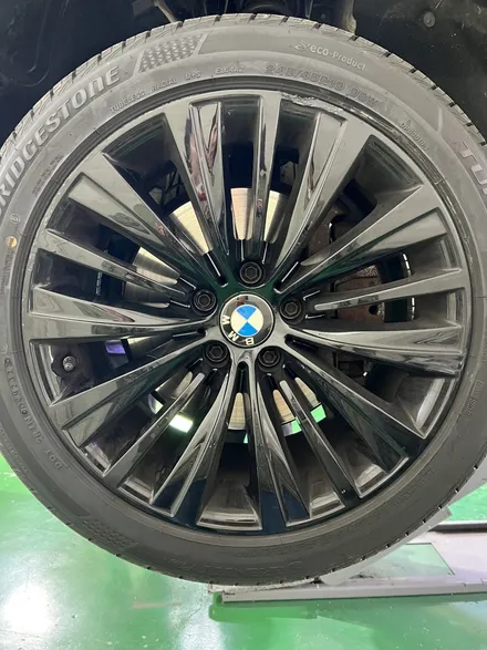 대구 휠복원 대구 휠도색 대구 휠수리 타이어 전문 휠플레이[BMW 5 GT 순정 19인치 고스트크롬 휠도색 작업입니다.] / 대구 서구 평리동
