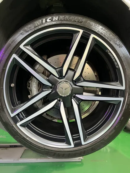 대구 휠복원 대구 휠도색 대구 휠수리 타이어 전문 휠플레이[벤츠 E63 AMG 순정 20인치 다이아몬드컷팅 휠복원 작업입니다.] / 대구 서구 평리동