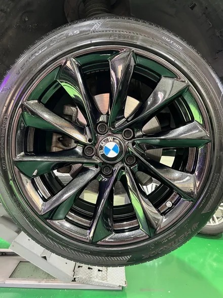 대구 휠복원 대구 휠도색 대구 휠수리 타이어 전문 휠플레이[BMW 4시리즈 순정 18인치 블랙펄유광 휠도색 작업입니다.] / 대구 서구 평리동