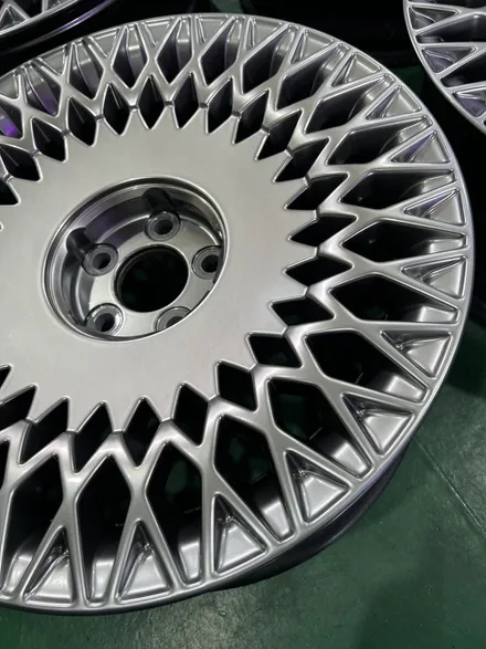 대구 휠복원 대구 휠도색 대구 자동차 휠수리 잘하는 곳 휠플레이 타이어 전문[제네시스 G90 순정 19인치 휠복원 작업입니다.] / 대구 서구 평리동