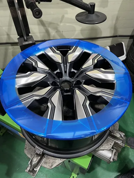 대구 휠복원 대구 휠도색 대구 자동차 휠수리 잘하는 곳 휠플레이 타이어 전문[BMW I7 7시리즈 순정 21인치 다이아몬드커팅 휠복원 작업입니다.] / 대구 서구 평리동