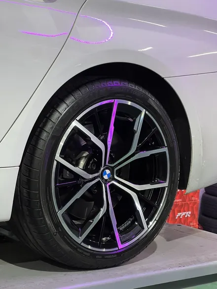 대구 휠복원 대구 휠도색 대구 자동차 휠수리 잘하는 곳 휠플레이 타이어 전문[BMW G30 5시리즈 순정 19인치 다이아몬드커팅 휠커스텀 작업입니다.] / 대구 서구 평리동