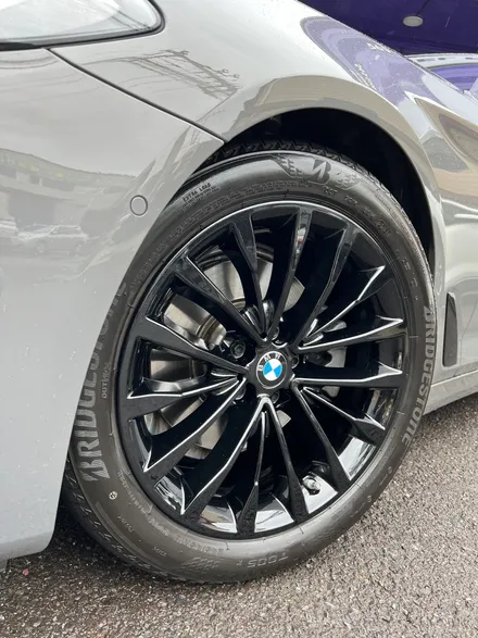 대구 휠복원 대구 휠도색 대구 휠수리 타이어 전문 휠플레이[BMW 5시리즈 순정 18인치 블랙펄유광 휠도색 작업입니다.] / 대구 서구 평리동