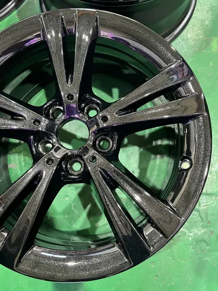 대구 휠복원 대구 휠도색 대구 자동차 휠수리 잘하는 곳 휠플레이 타이어 전문[BMW 2시리즈 액티브 투어러 순정 17인치 블랙펄유광 휠도색 작업입니다.] / 대구 서구 평리동