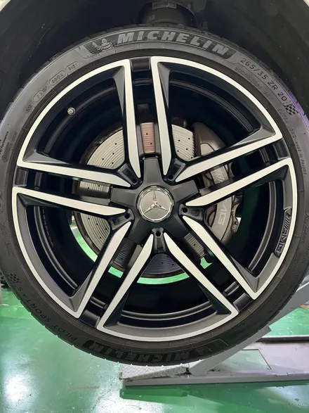 대구 휠복원 대구 휠도색 대구 휠수리 타이어 전문 휠플레이[벤츠 E63 AMG 순정 20인치 다이아몬드컷팅 휠복원 작업입니다.] / 대구 서구 평리동
