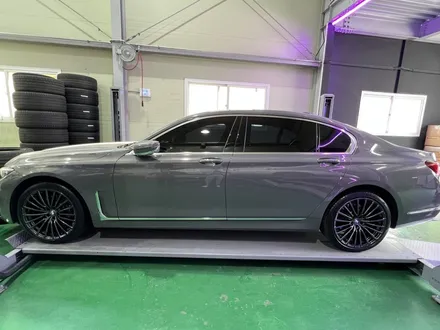 대구 휠복원 대구 휠도색 대구 휠수리 타이어 전문 휠플레이[BMW 7시리즈 순정20인치 고스트크롬 휠도색 작업입니다.] / 대구 서구 평리동