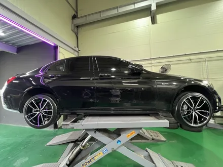 대구 휠복원 대구 휠도색 대구 자동차 휠수리 잘하는 곳 휠플레이 타이어 전문[벤츠 C43 AMG 순정 19인치 블랙커팅 커스텀 작업입니다.] / 대구 서구 평리동