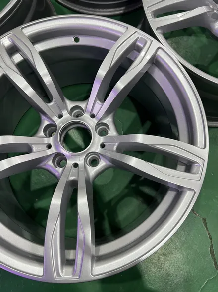 대구 휠복원 대구 휠도색 대구 자동차 휠수리 잘하는 곳 휠플레이 타이어 전문[BMW 5시리즈 순정 18인치 휠복원 작업입니다.] / 대구 서구 평리동