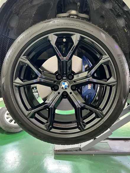 대구 휠복원 대구 휠도색 대구 자동차 휠수리 잘하는 곳 휠플레이 타이어 전문[BMW X6 순정 21인치 블랙펄유광 휠도색 작업입니다.] / 대구 서구 평리동