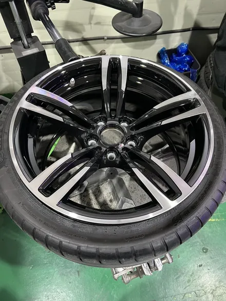 대구 휠복원 대구 휠도색 대구 자동차 휠수리 잘하는 곳 휠플레이 타이어 전문[BMW M4 순정 19인치 다이아몬드커팅 휠복원 작업입니다.] / 대구 서구 평리동