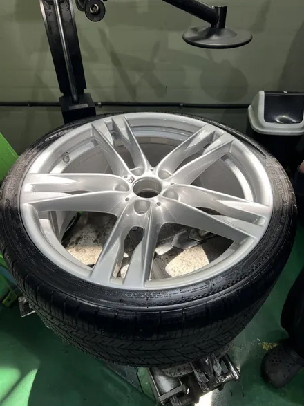 대구 휠복원 대구 휠도색 대구 자동차 휠수리 잘하는 곳 휠플레이 타이어 전문[BMW 6시리즈 순정 20인치 휠복원 작업입니다.] / 대구 서구 평리동